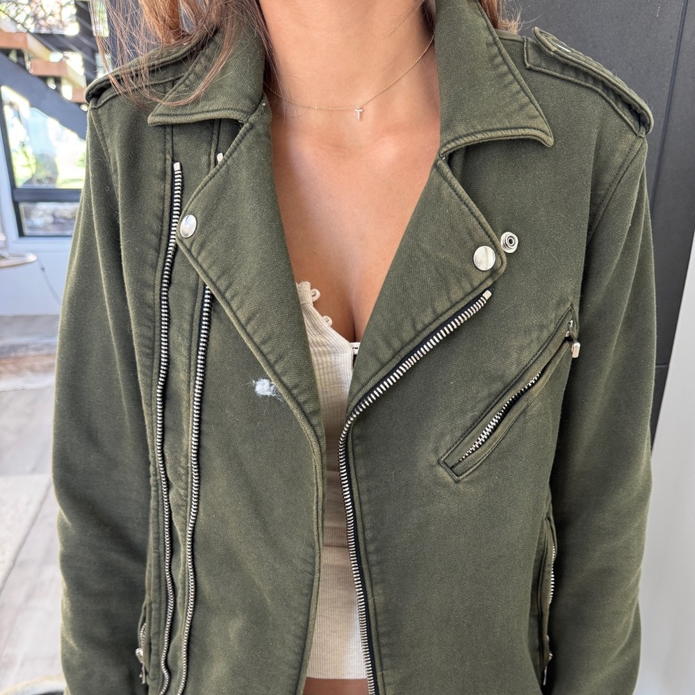 Balmain Green Utility Motorcycle Jacket with Tailored Fit and Lapel Collar